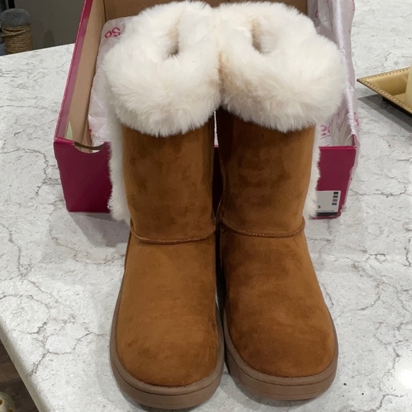 So girls boots 👢 - Picture 2 of 6